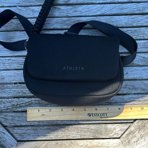 Athleta Revive convertible waistbag/clutch - Picture 8 of 9